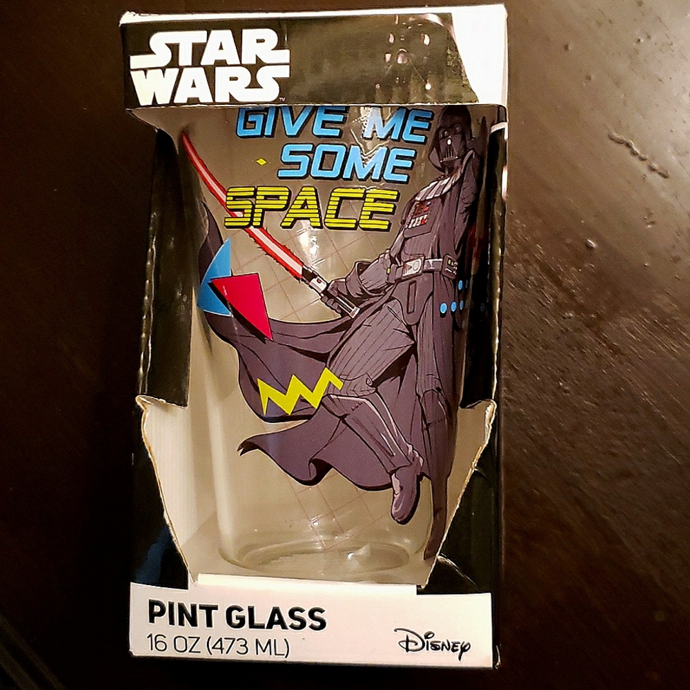 🆕️ in Box Disney Star Wars, Darth Vader "Give me space" Pint sz